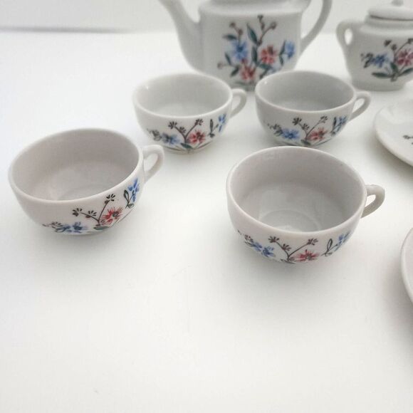 Vintage China Toy Tea Set in box flowers 4 cups saucers pot creamer sugar - Picture 6 of 8